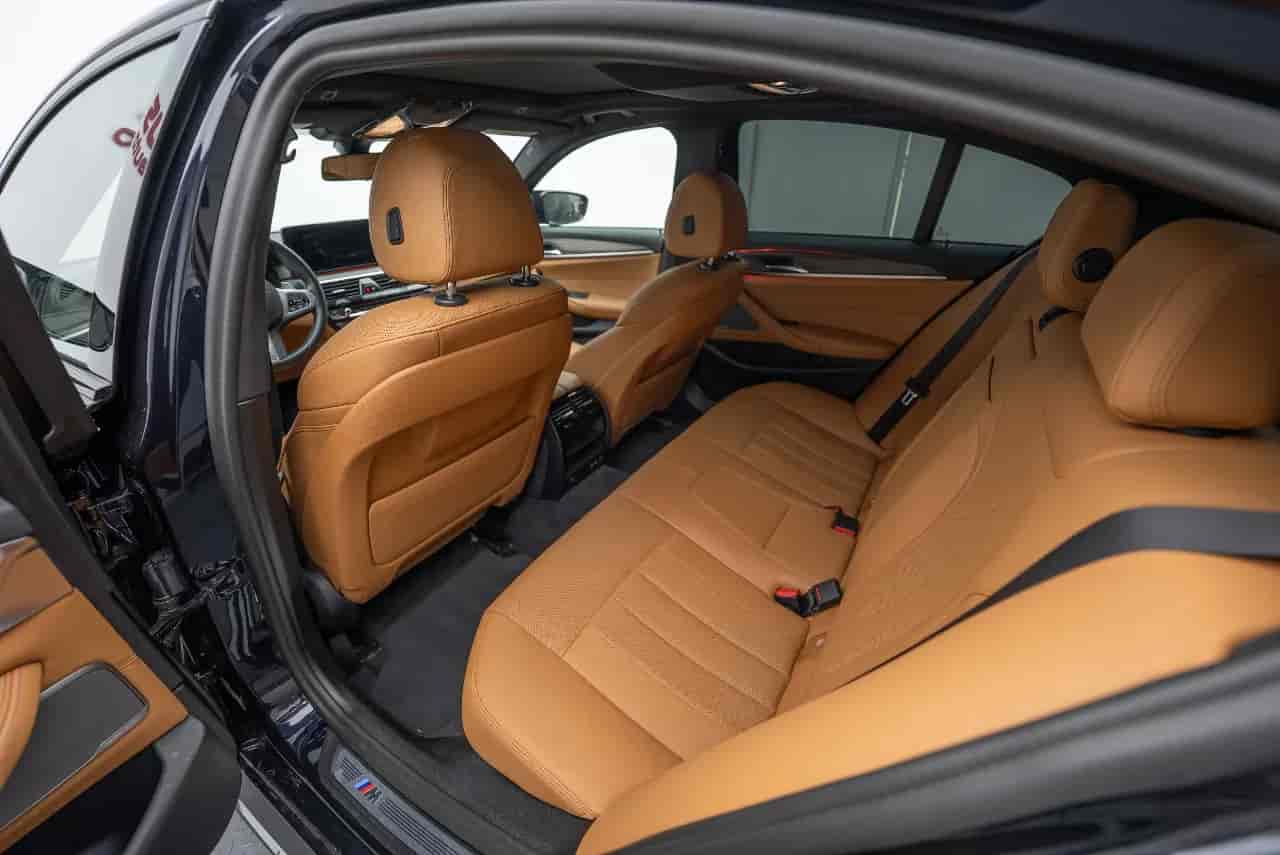 BMW 540i - 8