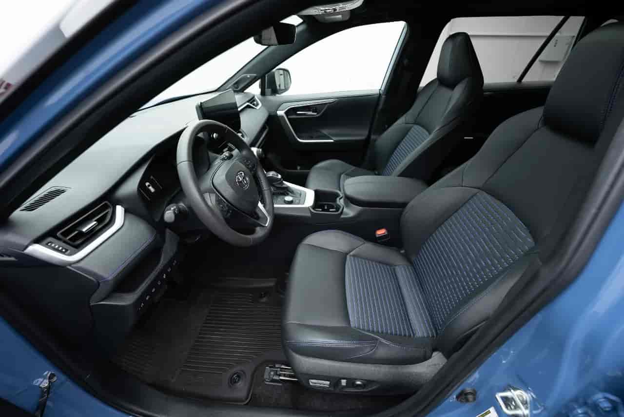 TOYOTA RAV4 - 10