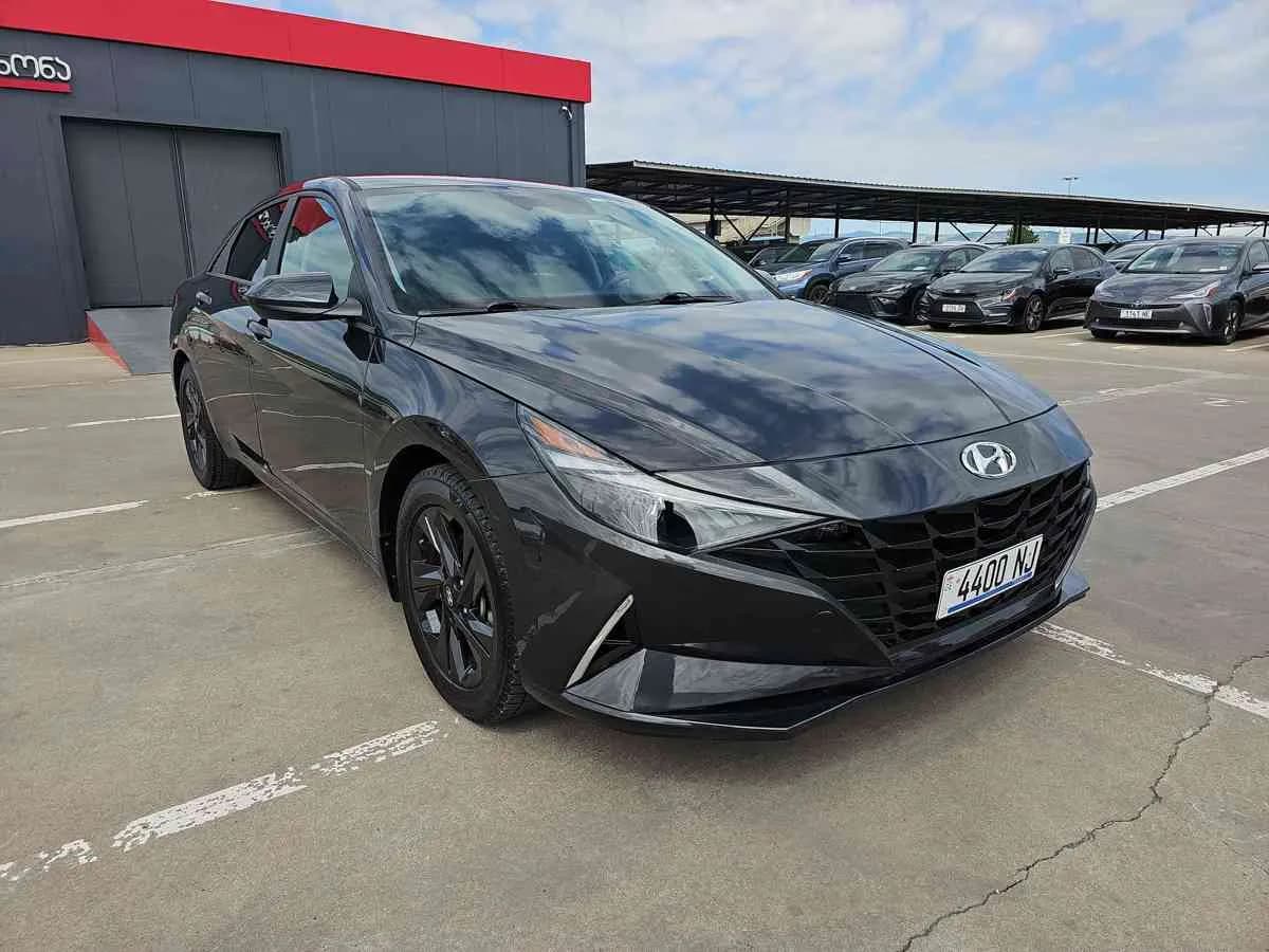 HYUNDAI Elantra - 3