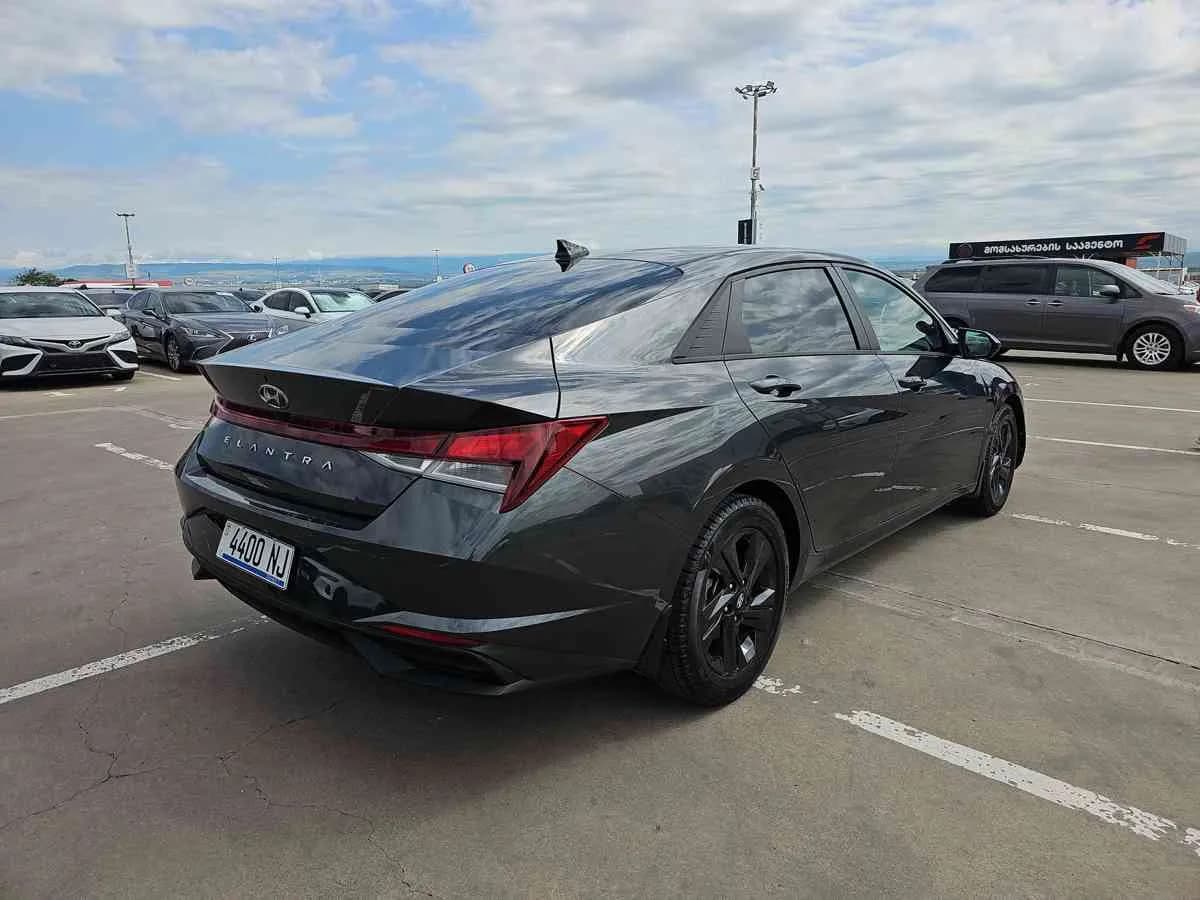 HYUNDAI Elantra - 4