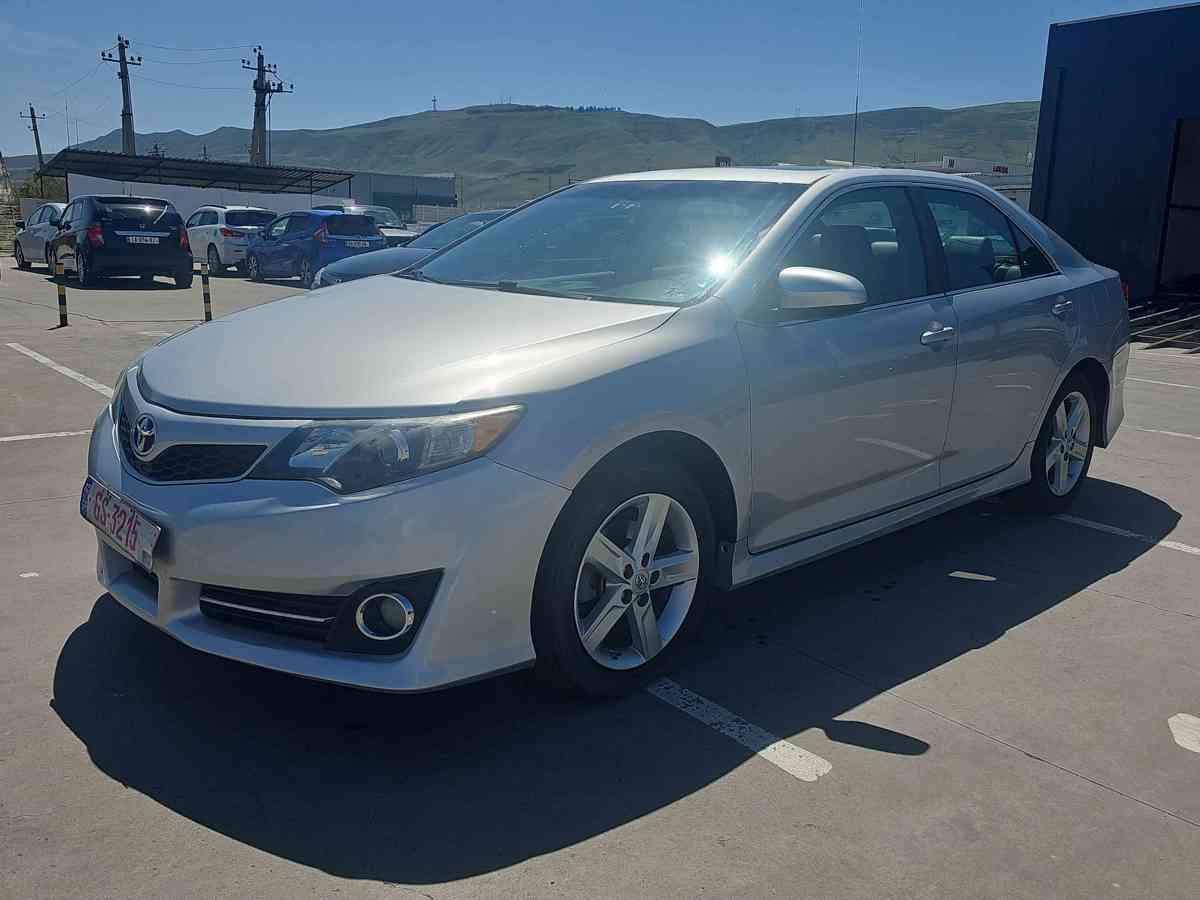 TOYOTA Camry - 1