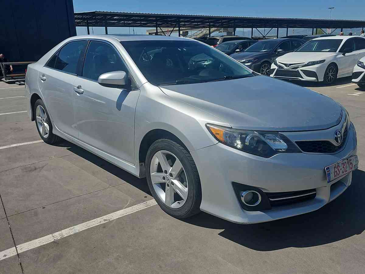 TOYOTA Camry - 3