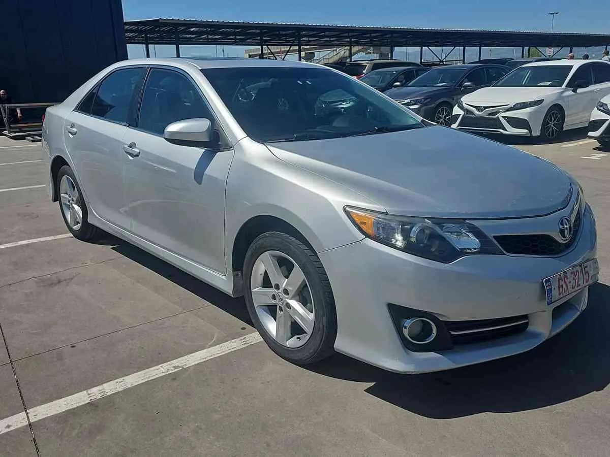 TOYOTA Camry - 3