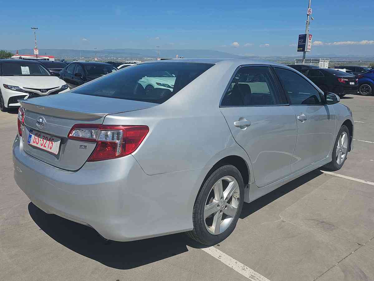 TOYOTA Camry - 4