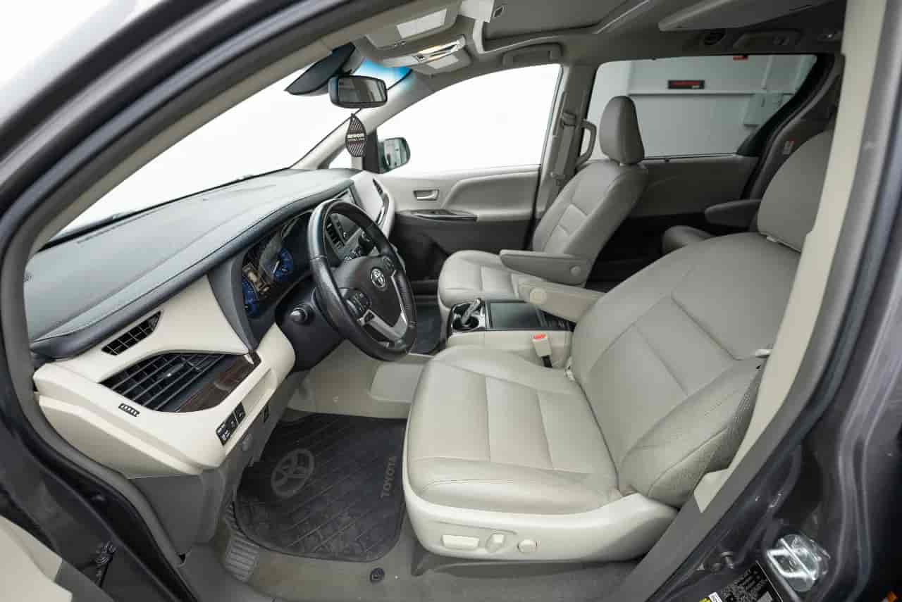 TOYOTA Sienna - 10