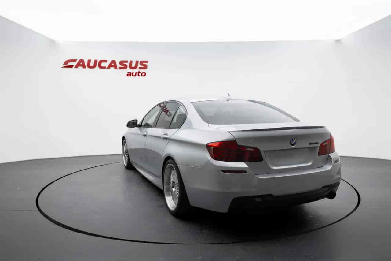 BMW 5-Series - 6