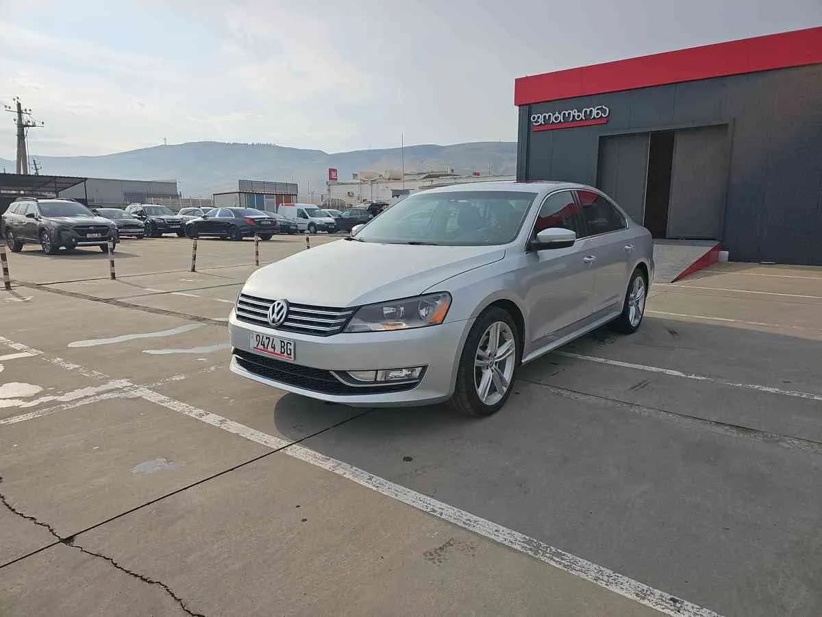 VOLKSWAGEN Passat - 1