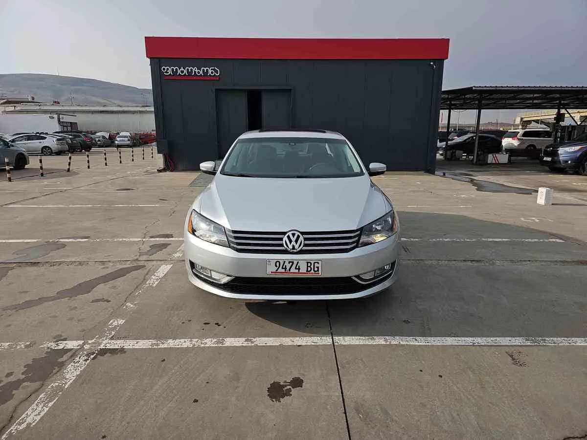 VOLKSWAGEN Passat - 2
