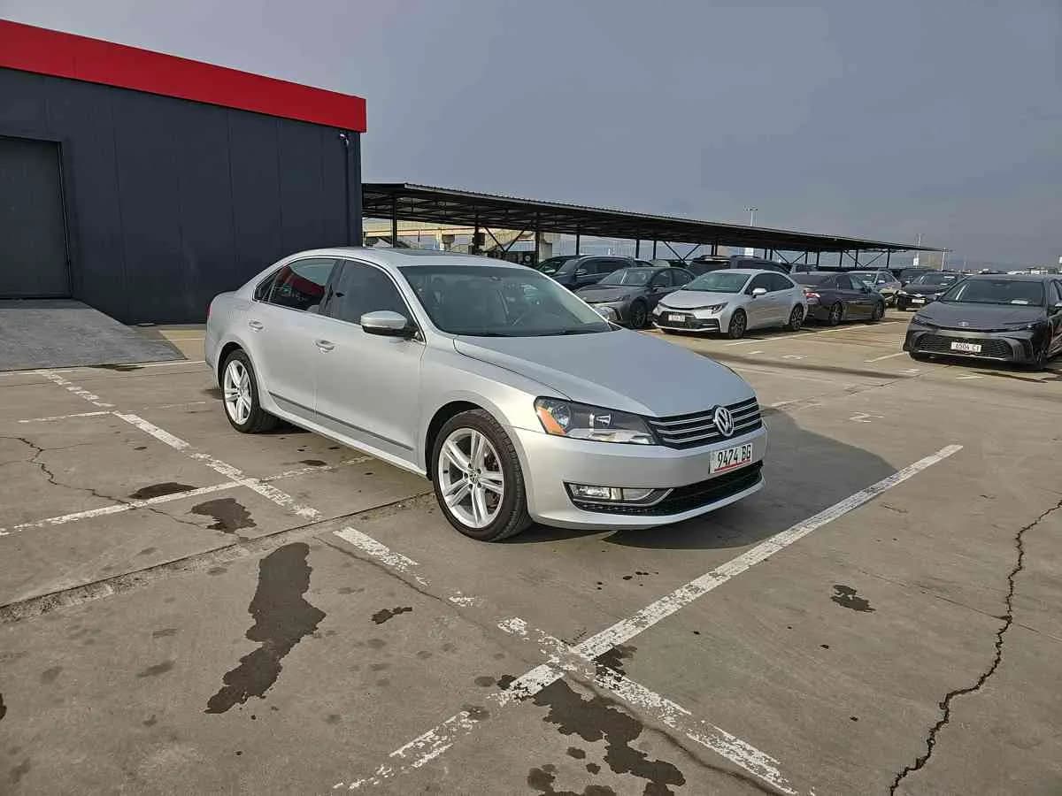 VOLKSWAGEN Passat - 3