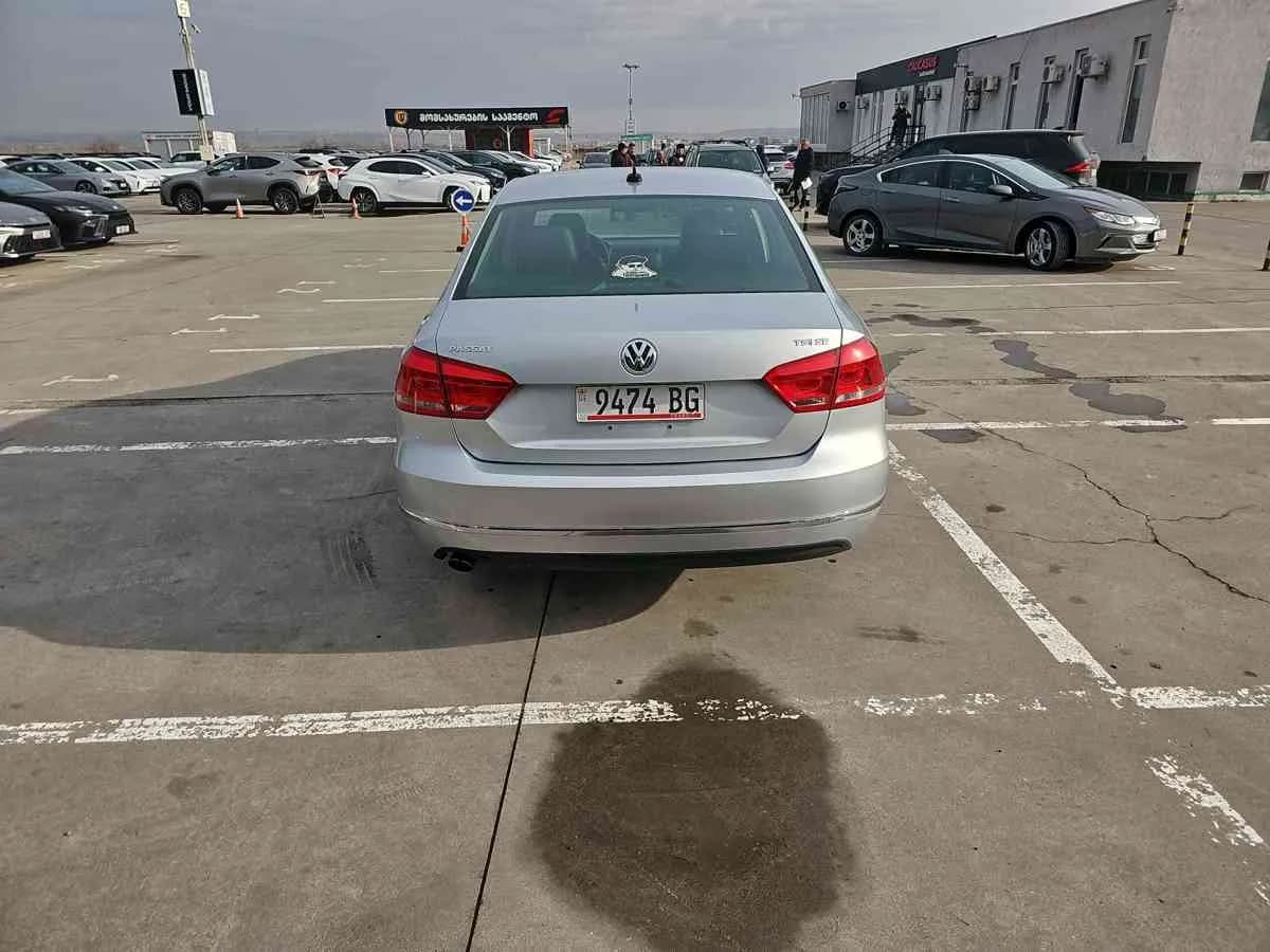 VOLKSWAGEN Passat - 5