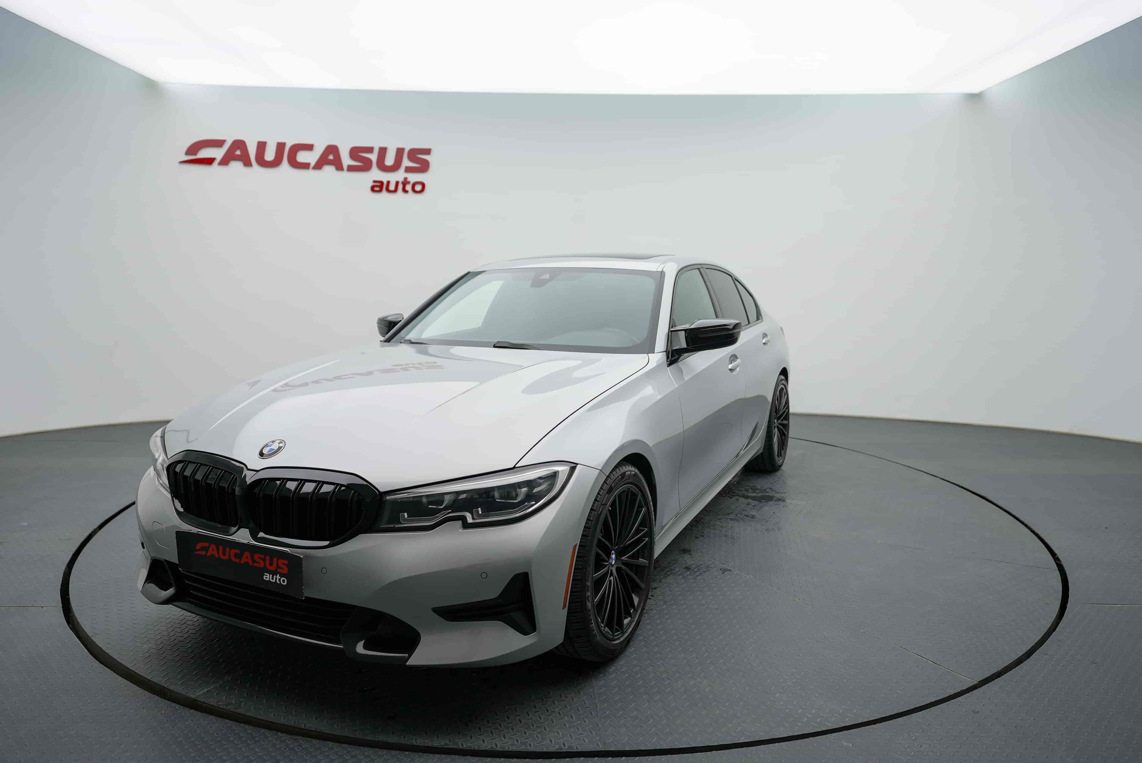 BMW 330i - 1