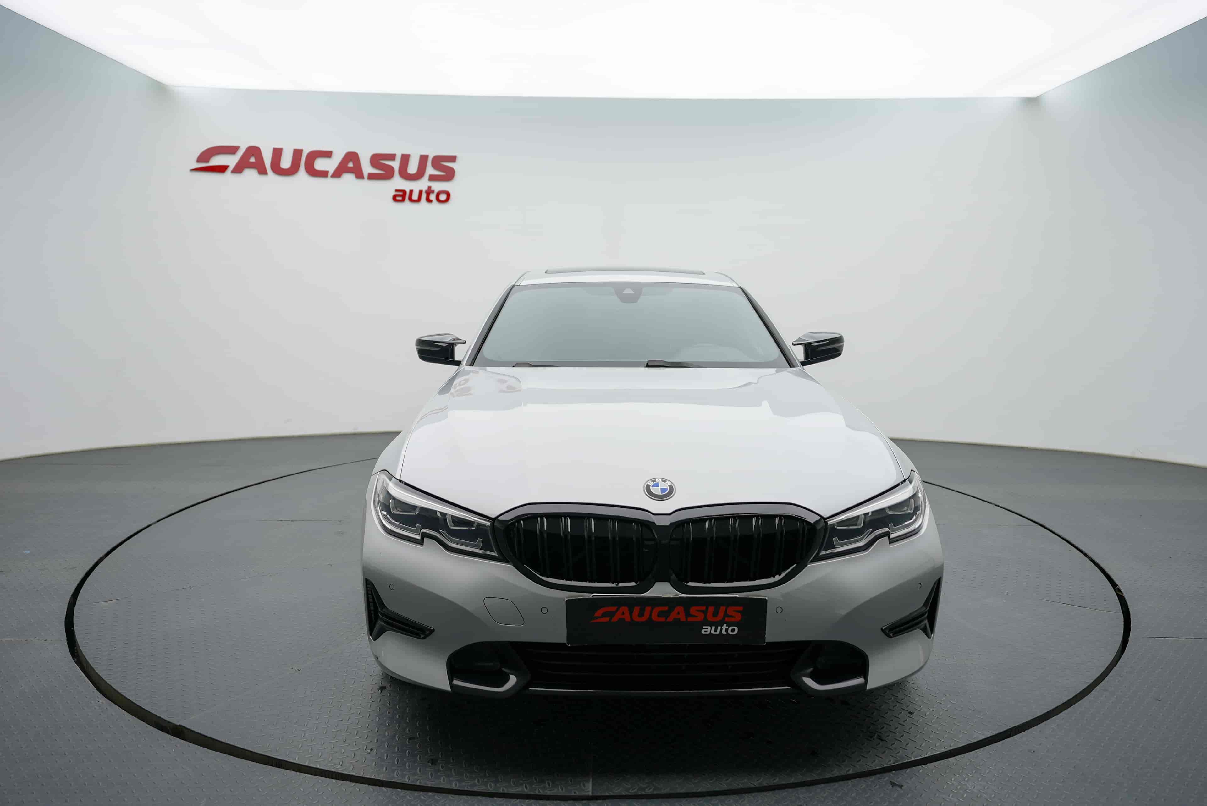 BMW 330i - 2