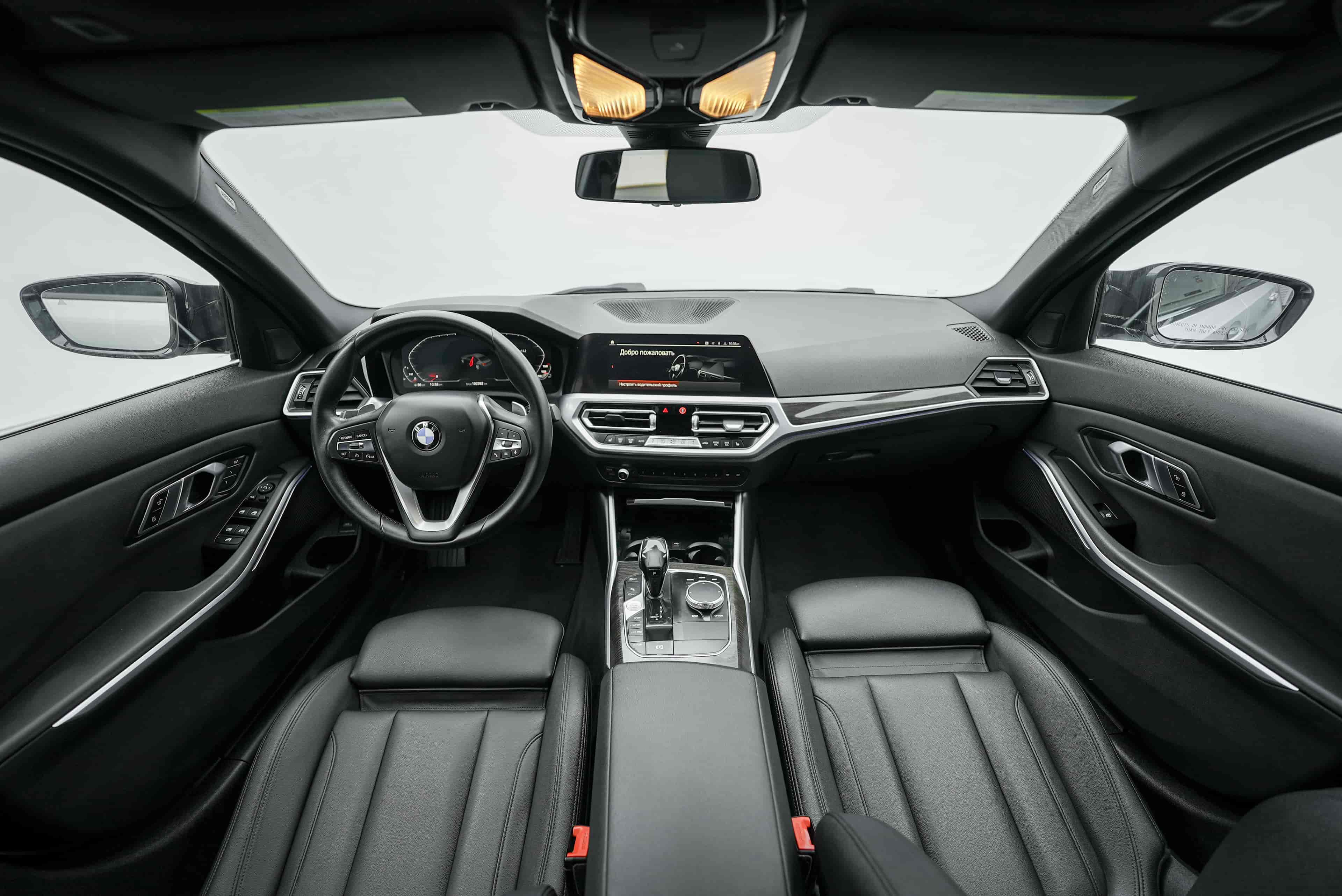 BMW 330i - 9