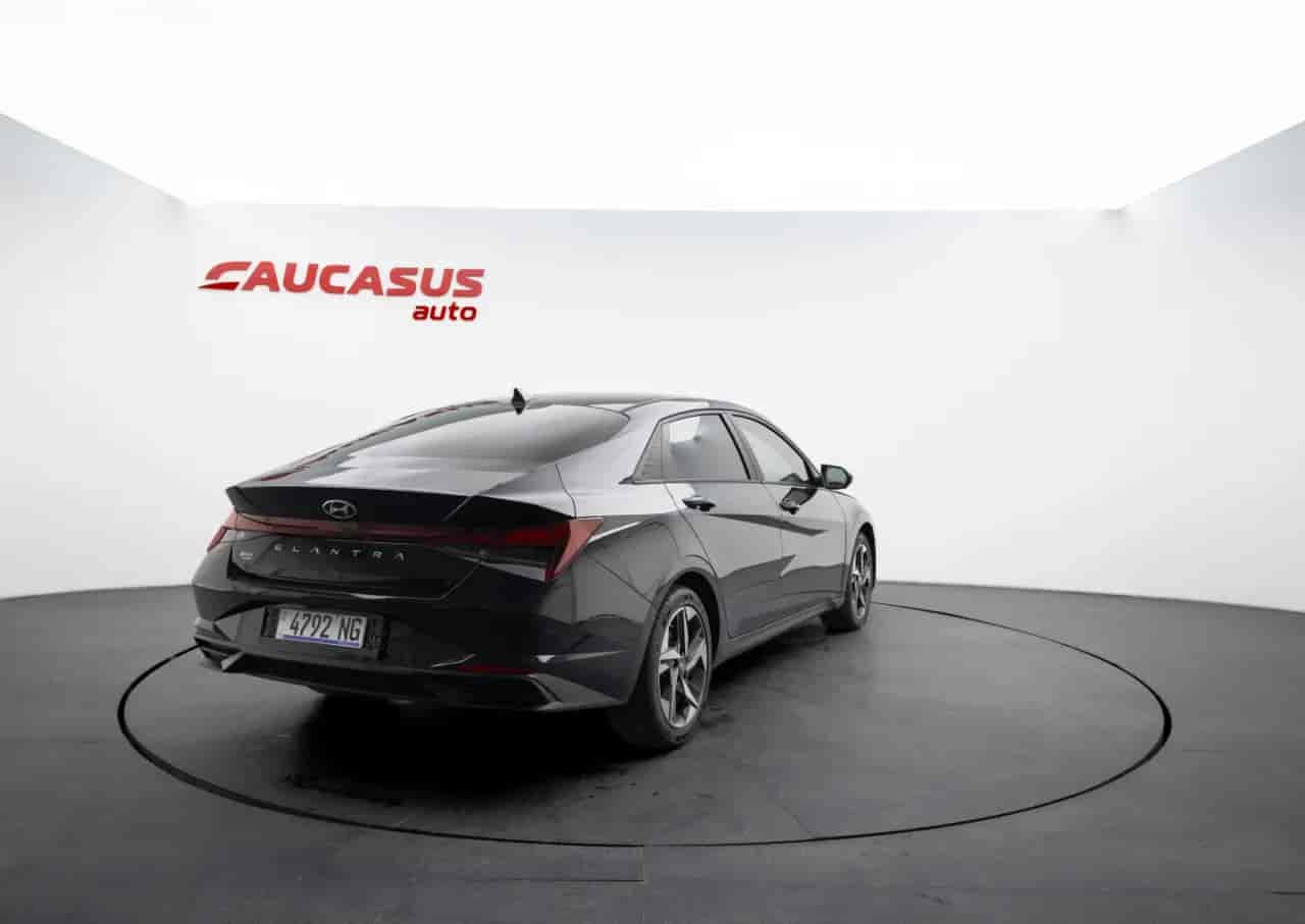 HYUNDAI Elantra - 4