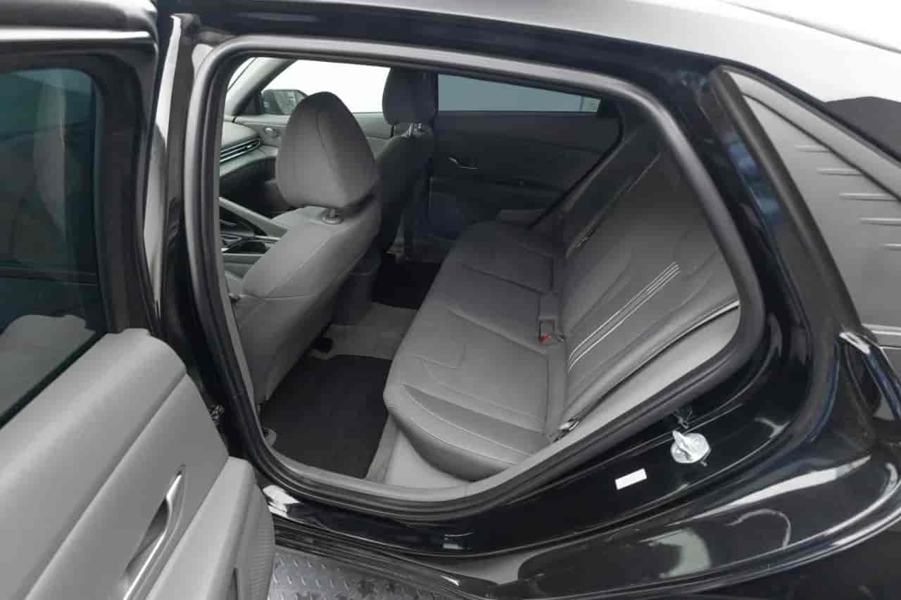 HYUNDAI Elantra - 8