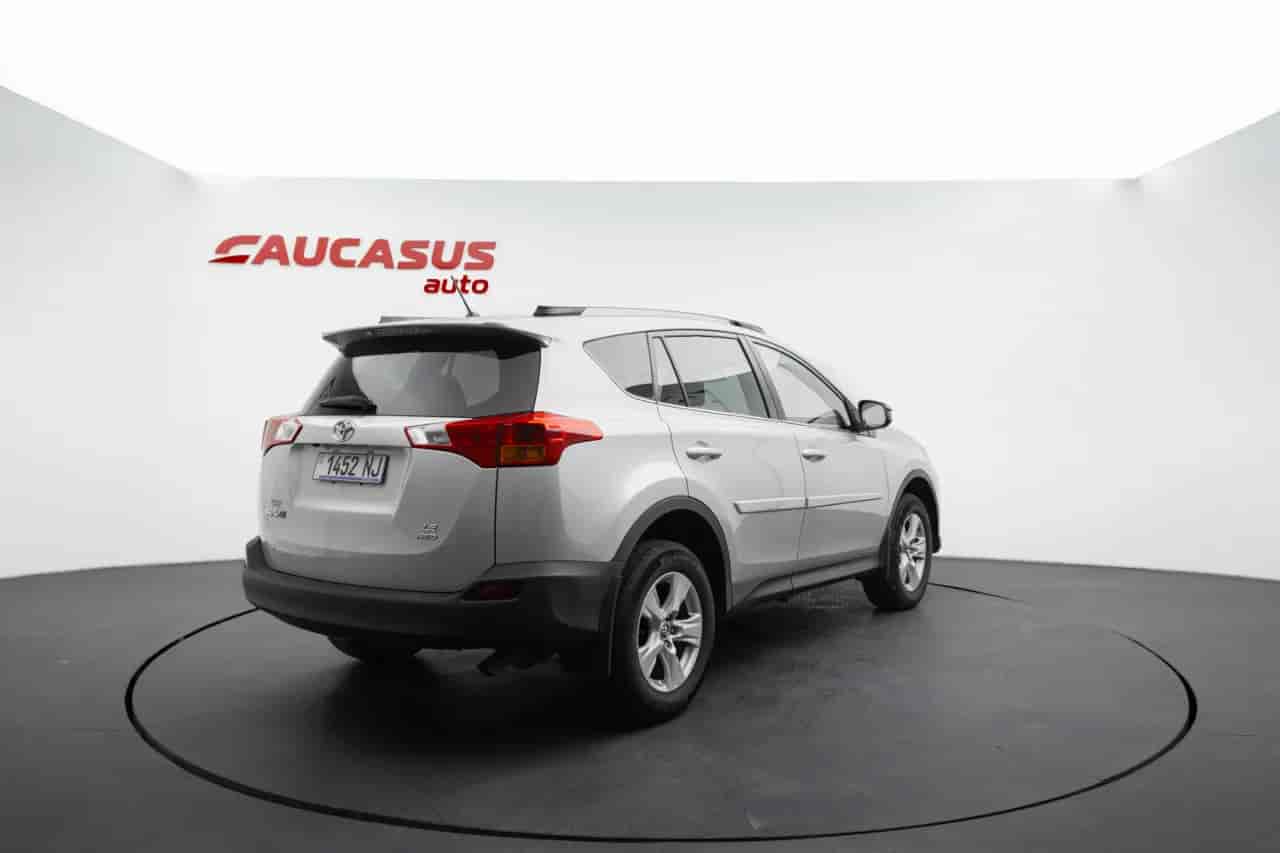 TOYOTA RAV4 - 4