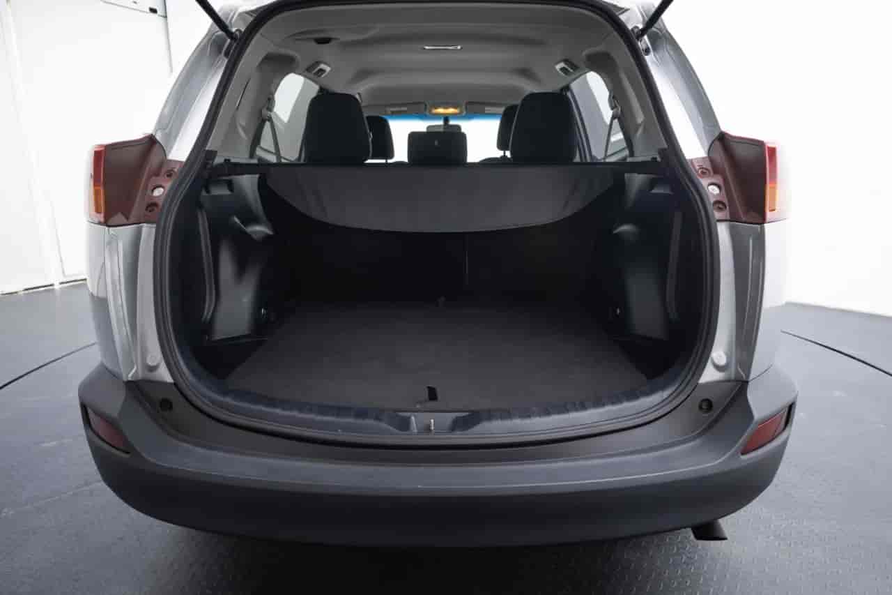 TOYOTA RAV4 - 7