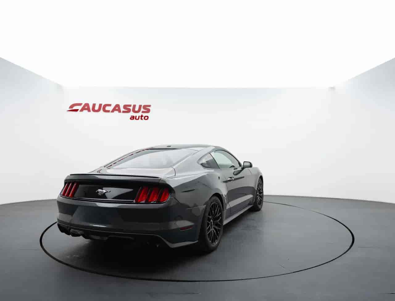 FORD Mustang - 4