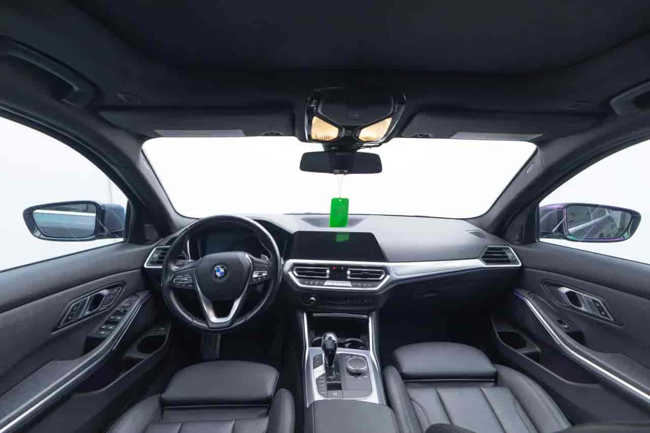 BMW 3-Series - 9