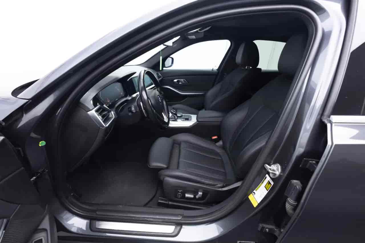 BMW 3-Series - 10