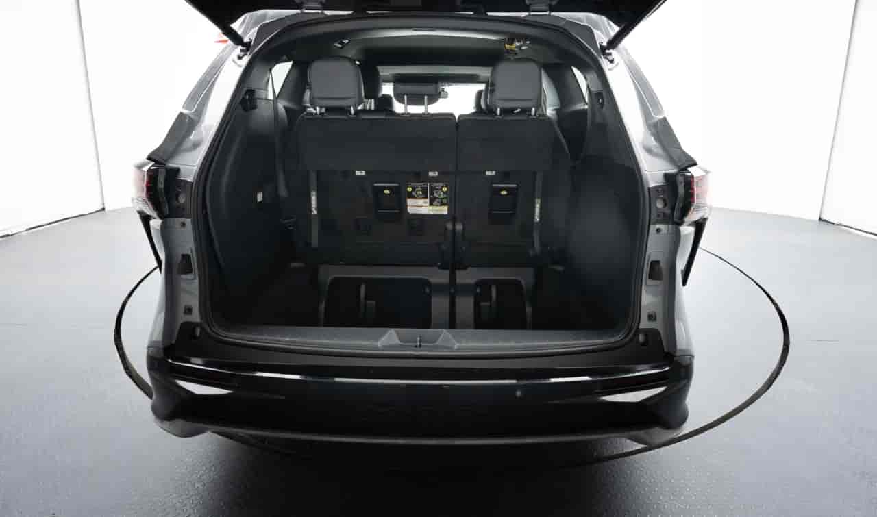 TOYOTA Sienna - 7
