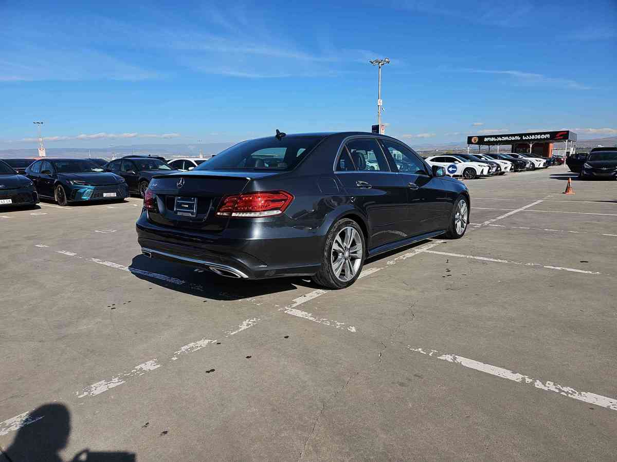 MERCEDES-BENZ E-Class - 4