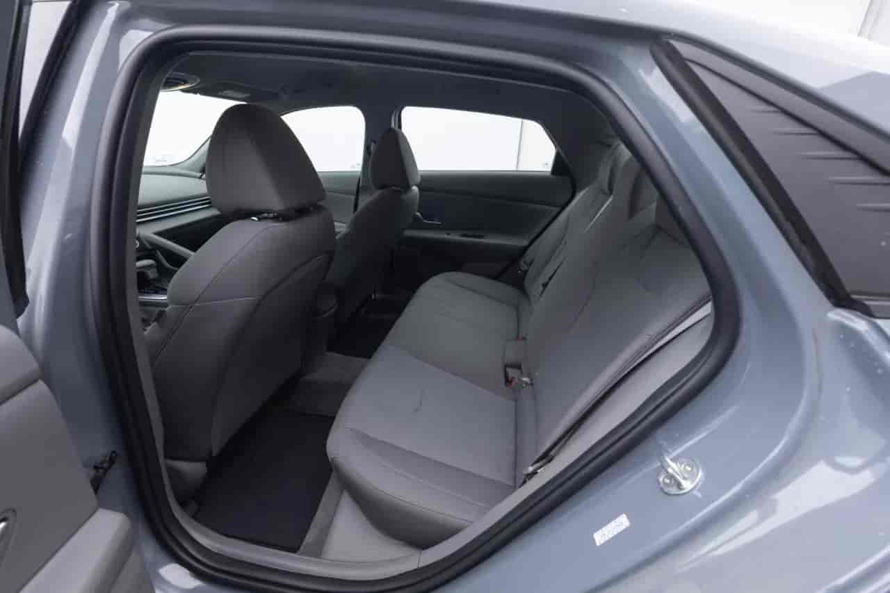 HYUNDAI Elantra - 8