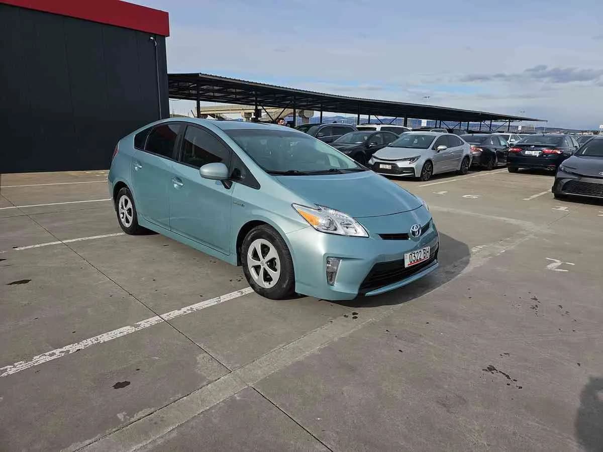 TOYOTA Prius - 3