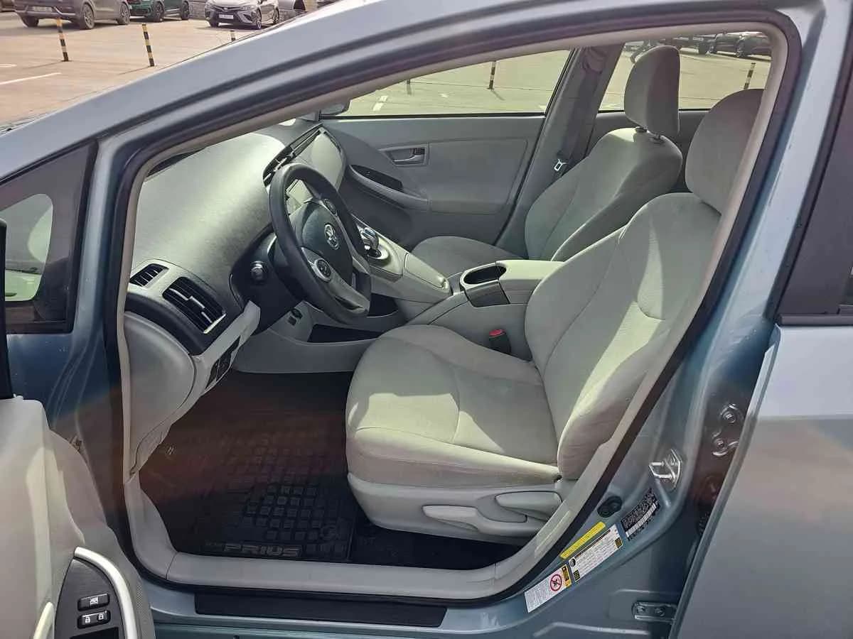 TOYOTA Prius - 10