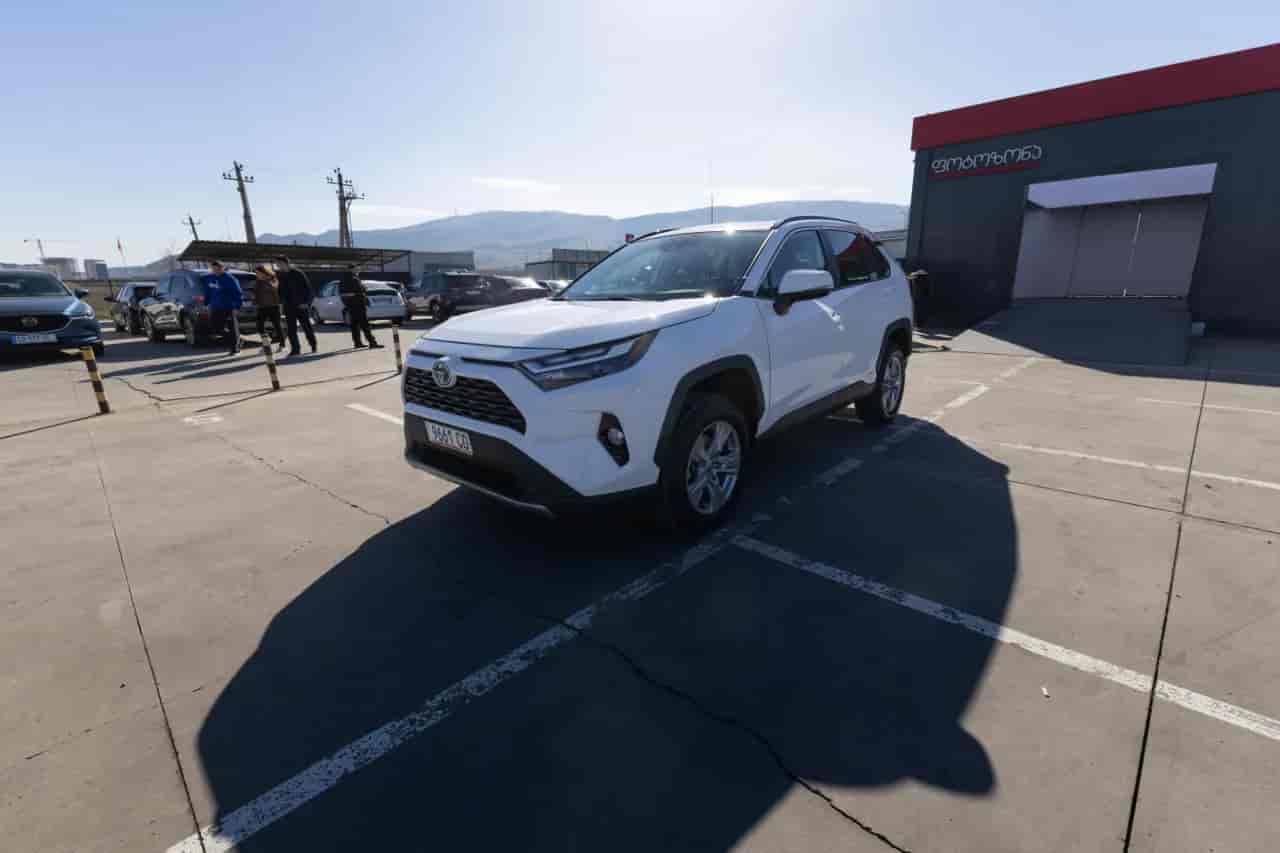 TOYOTA RAV4 - 1