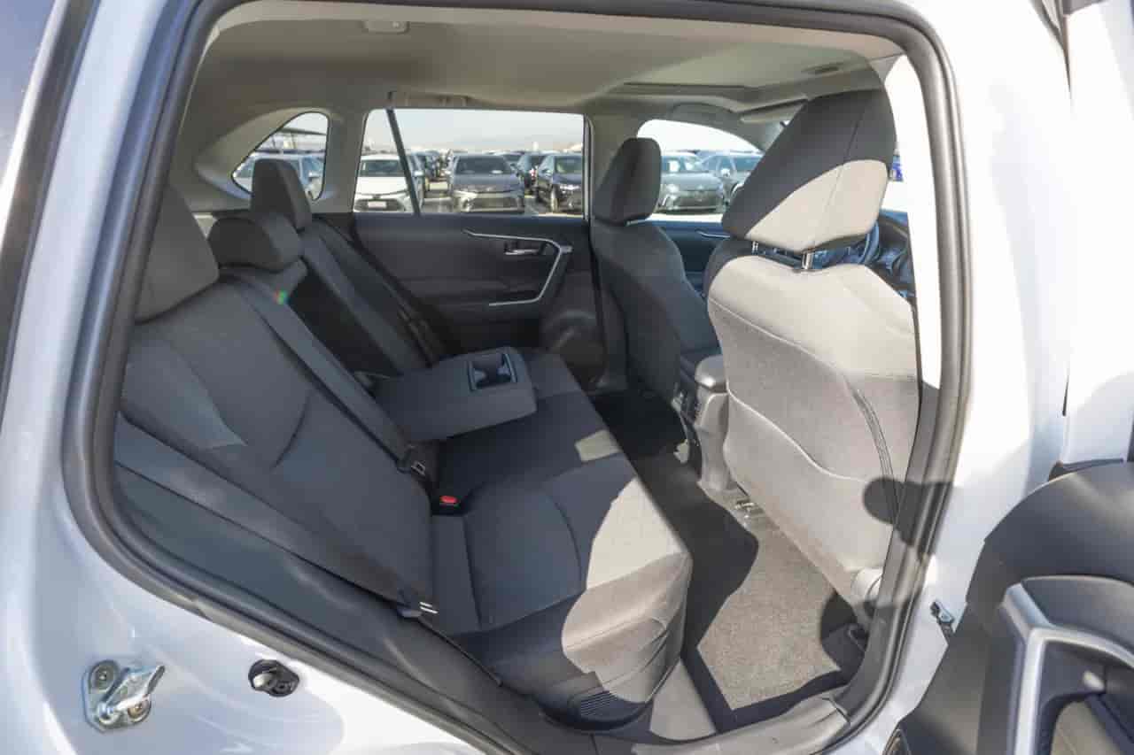 TOYOTA RAV4 - 8