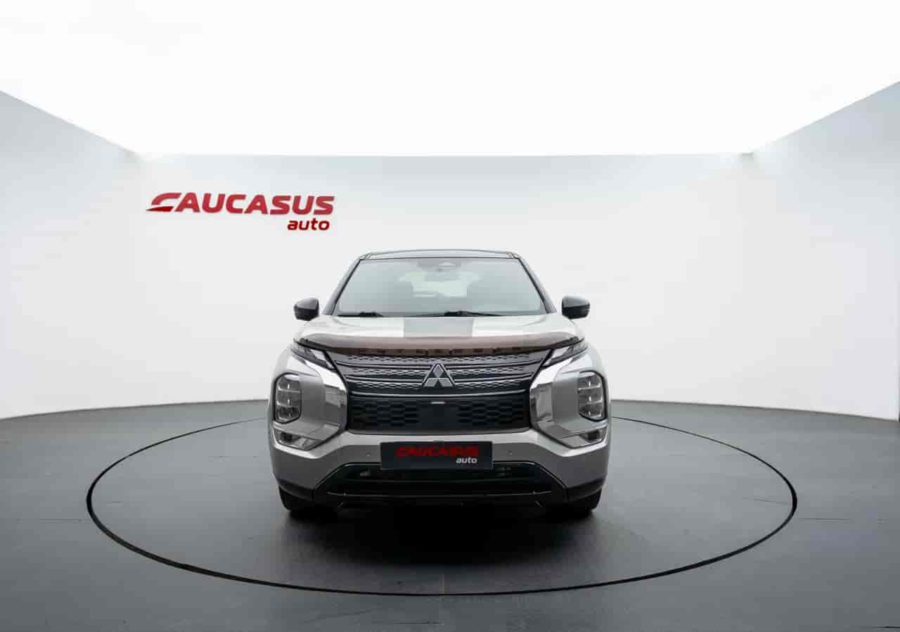 MITSUBISHI Outlander - 2
