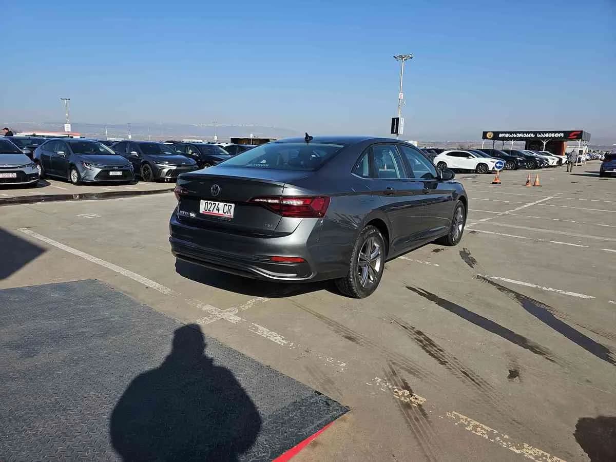 VOLKSWAGEN Jetta - 4