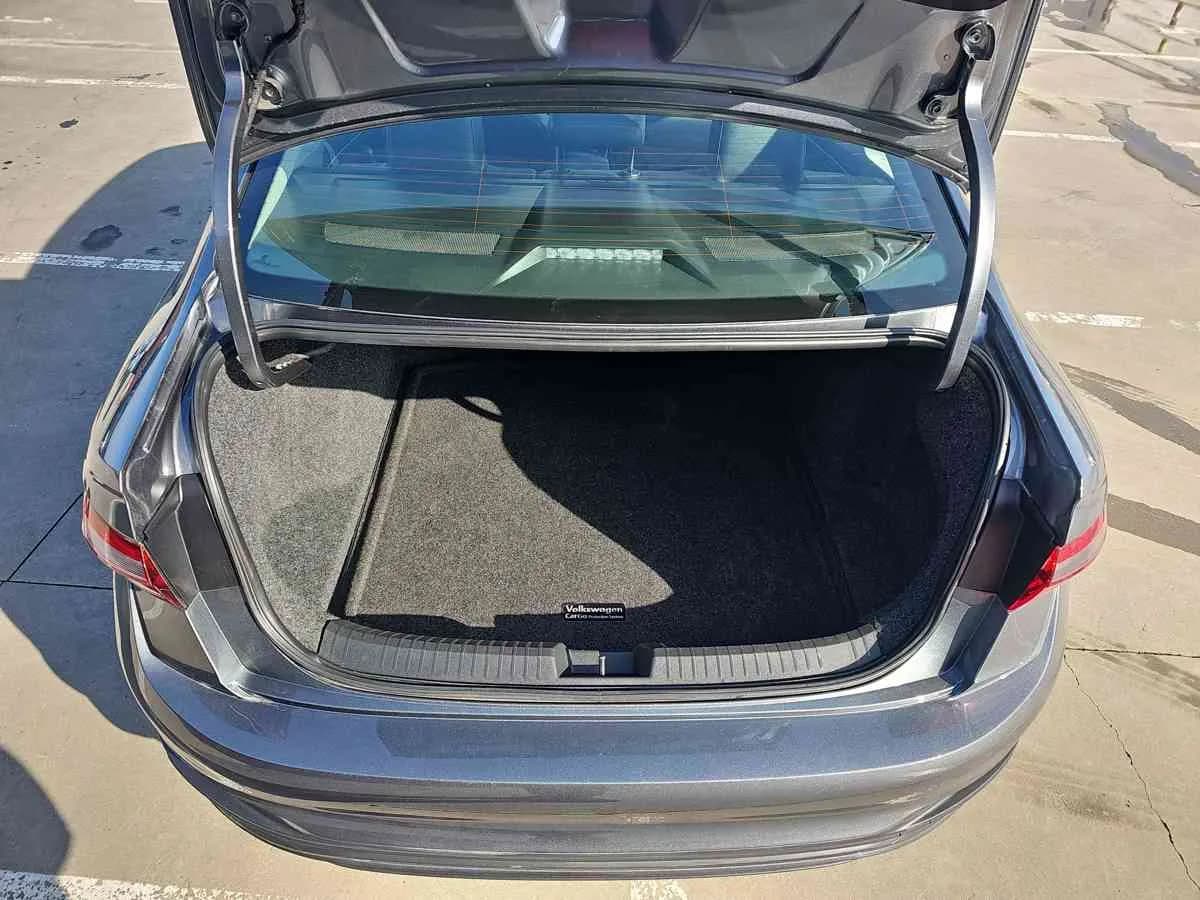VOLKSWAGEN Jetta - 7