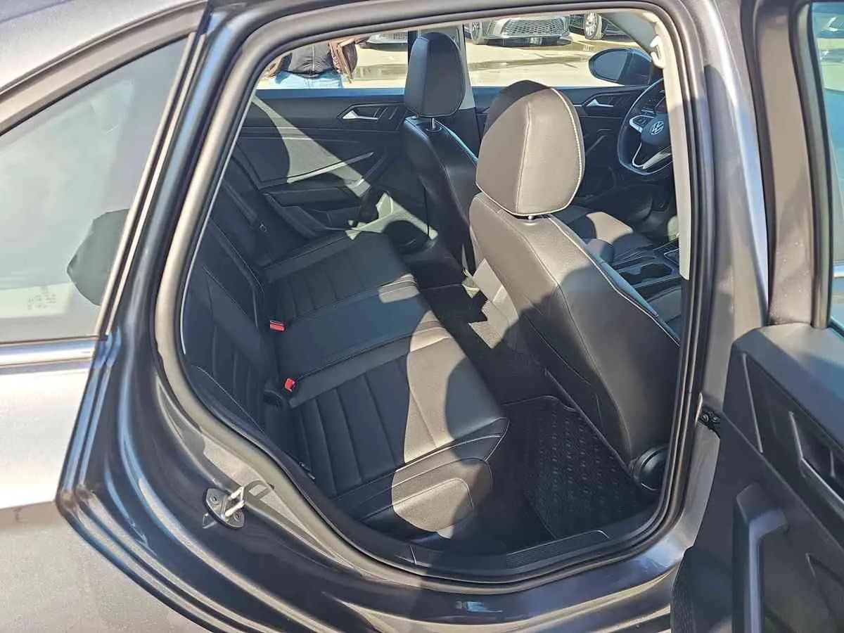 VOLKSWAGEN Jetta - 8
