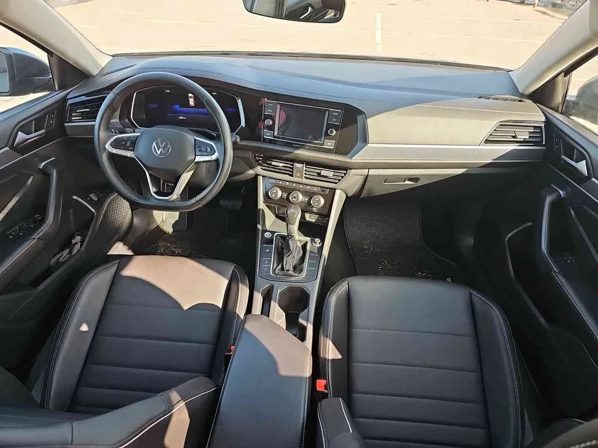 VOLKSWAGEN Jetta - 9