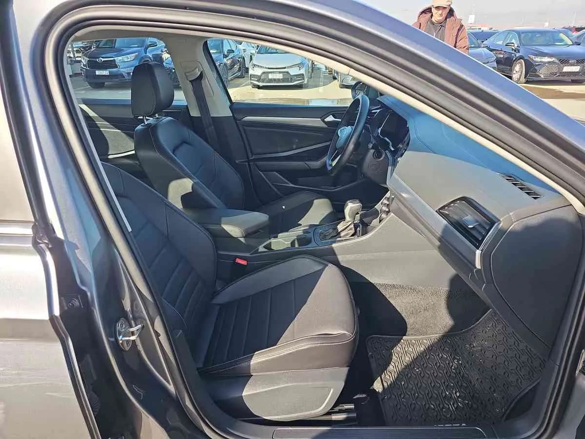 VOLKSWAGEN Jetta - 10