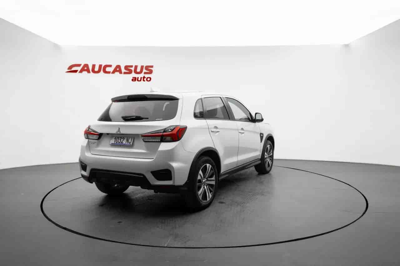 MITSUBISHI Outlander Sport - 4