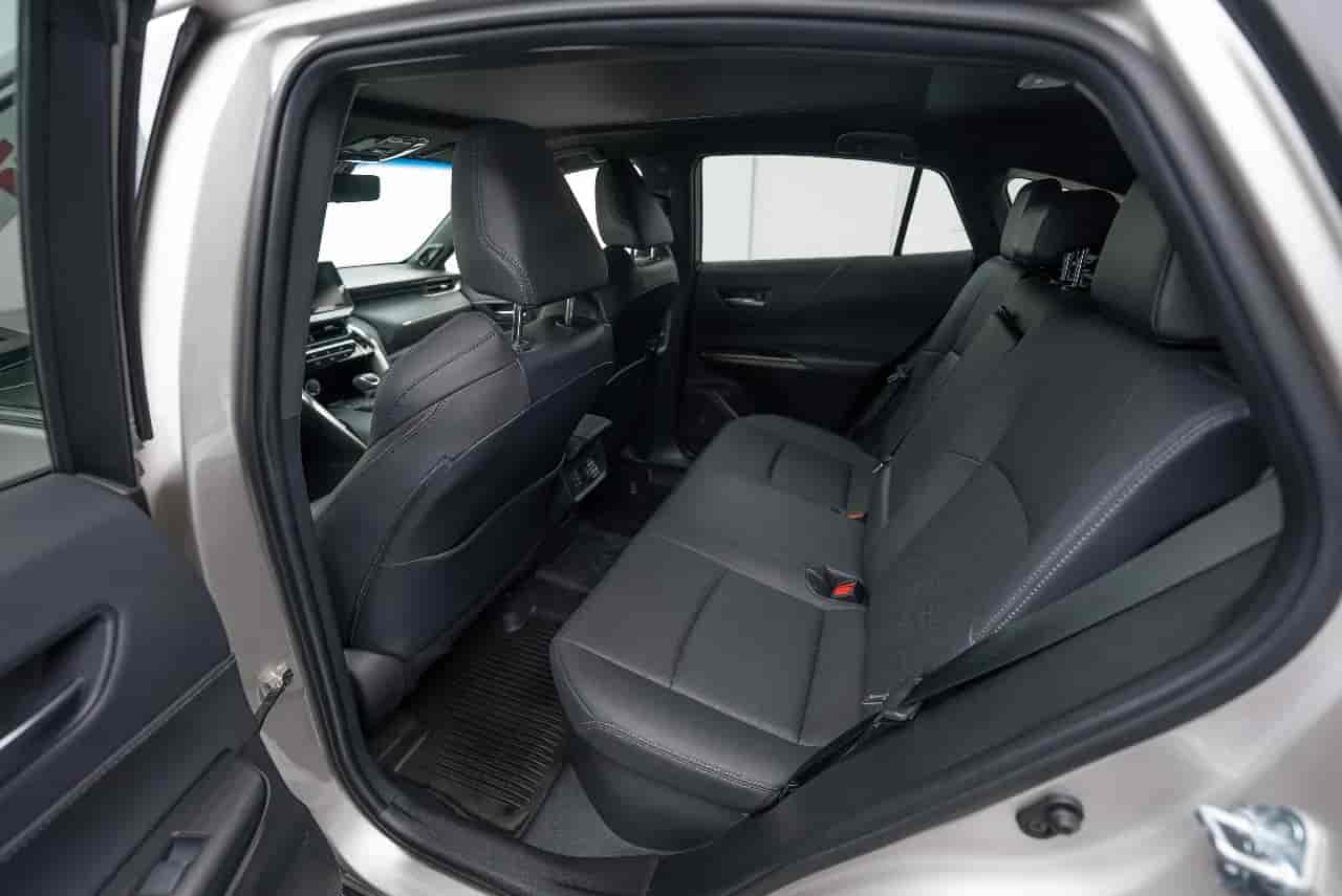 TOYOTA Venza - 8