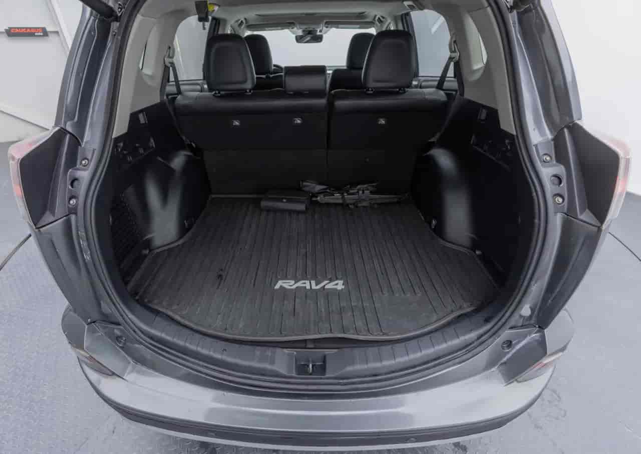 TOYOTA RAV4 - 7