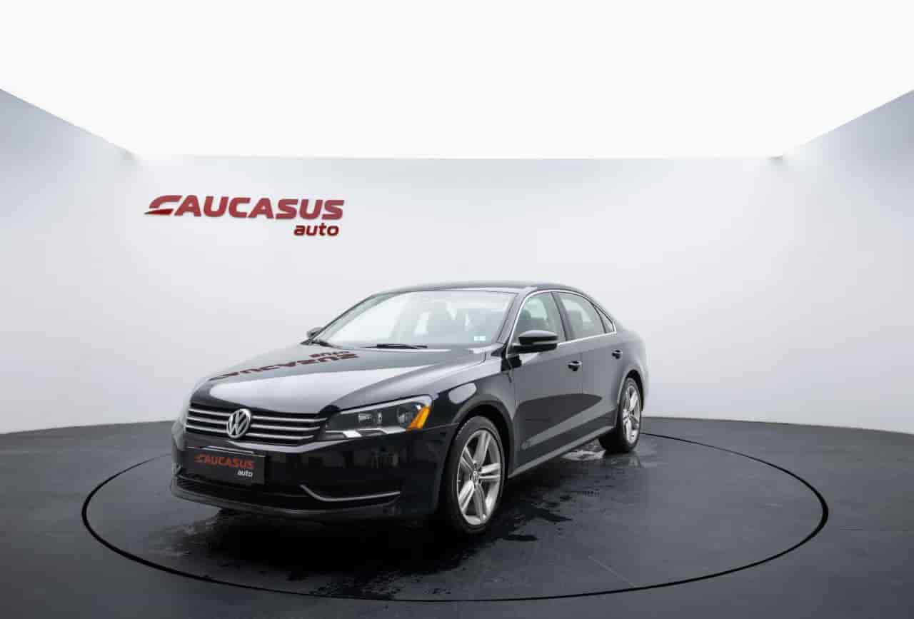 VOLKSWAGEN Passat - 1