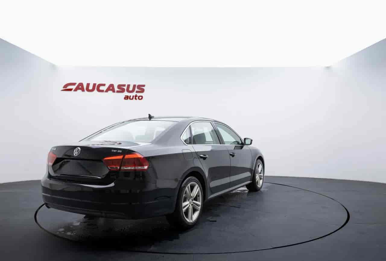 VOLKSWAGEN Passat - 4
