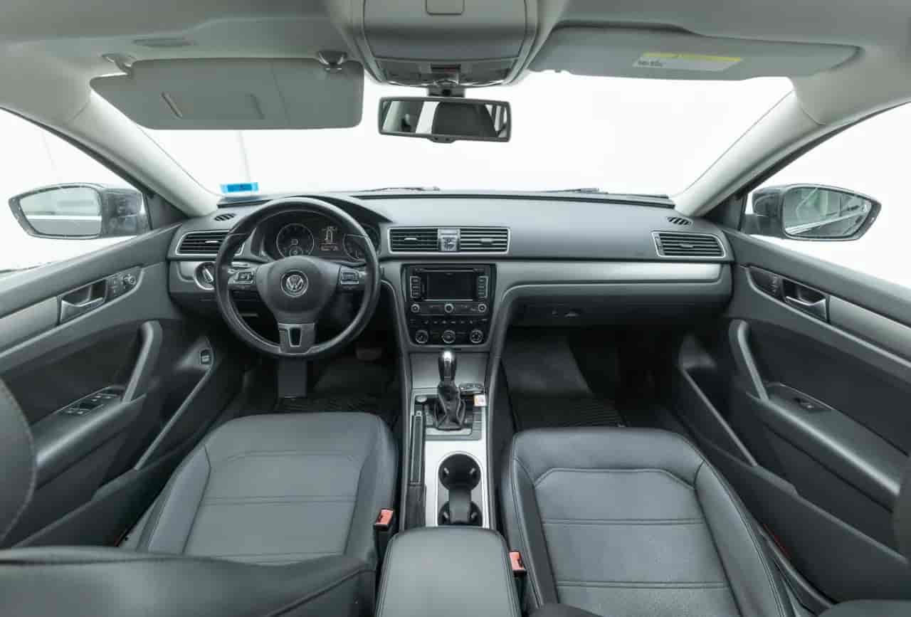VOLKSWAGEN Passat - 9