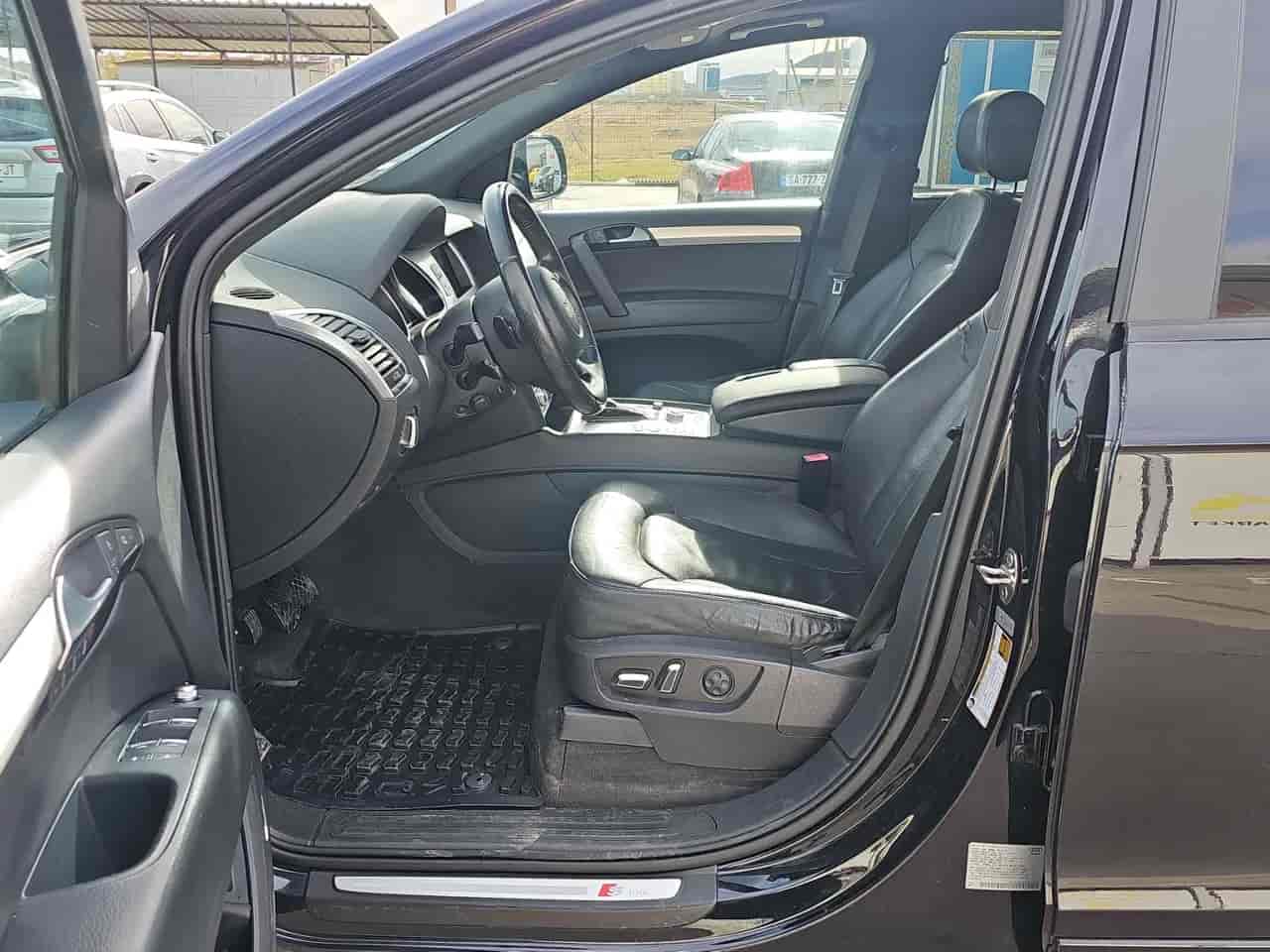 AUDI Q7 - 10