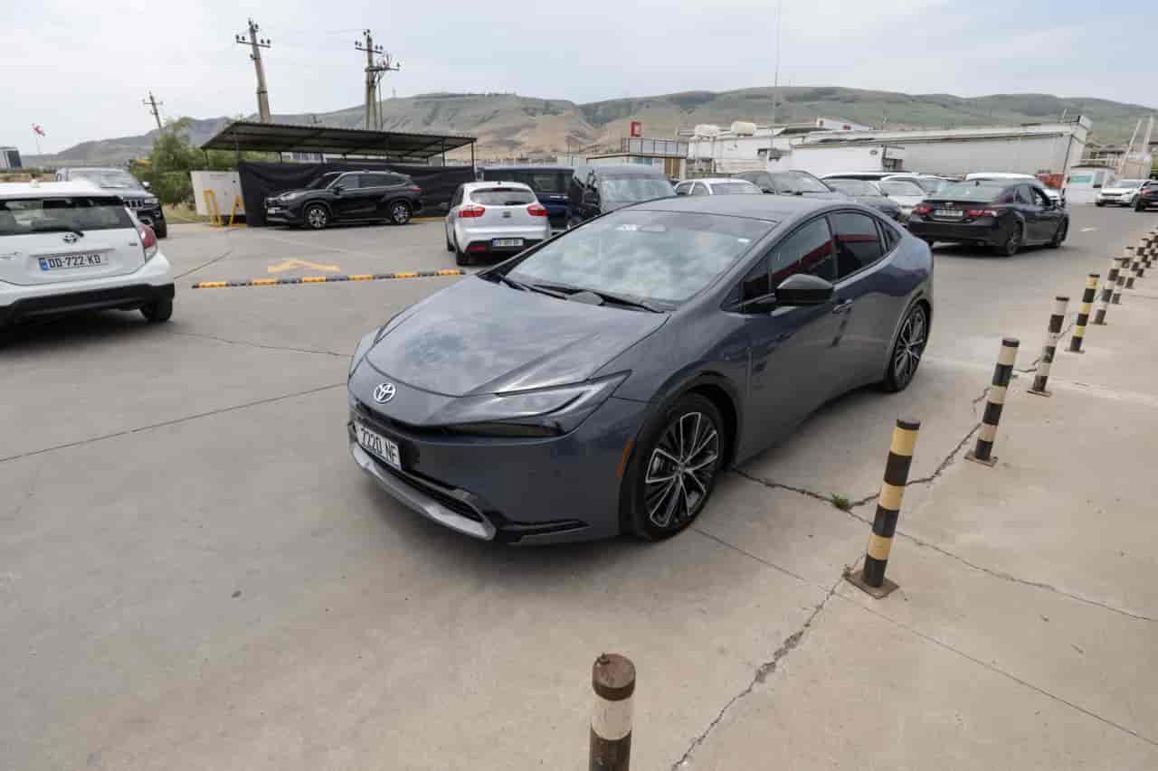 TOYOTA Prius - 1