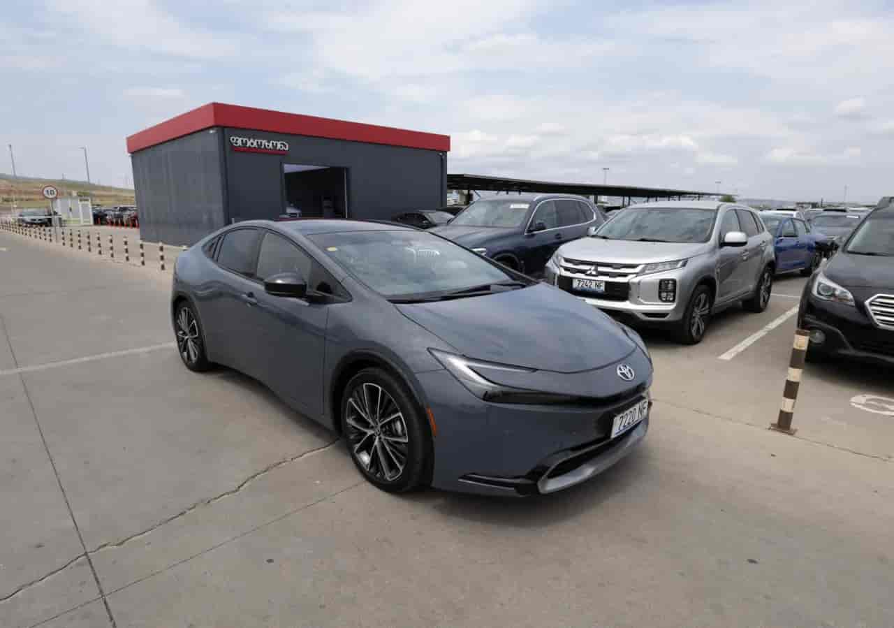 TOYOTA Prius - 3
