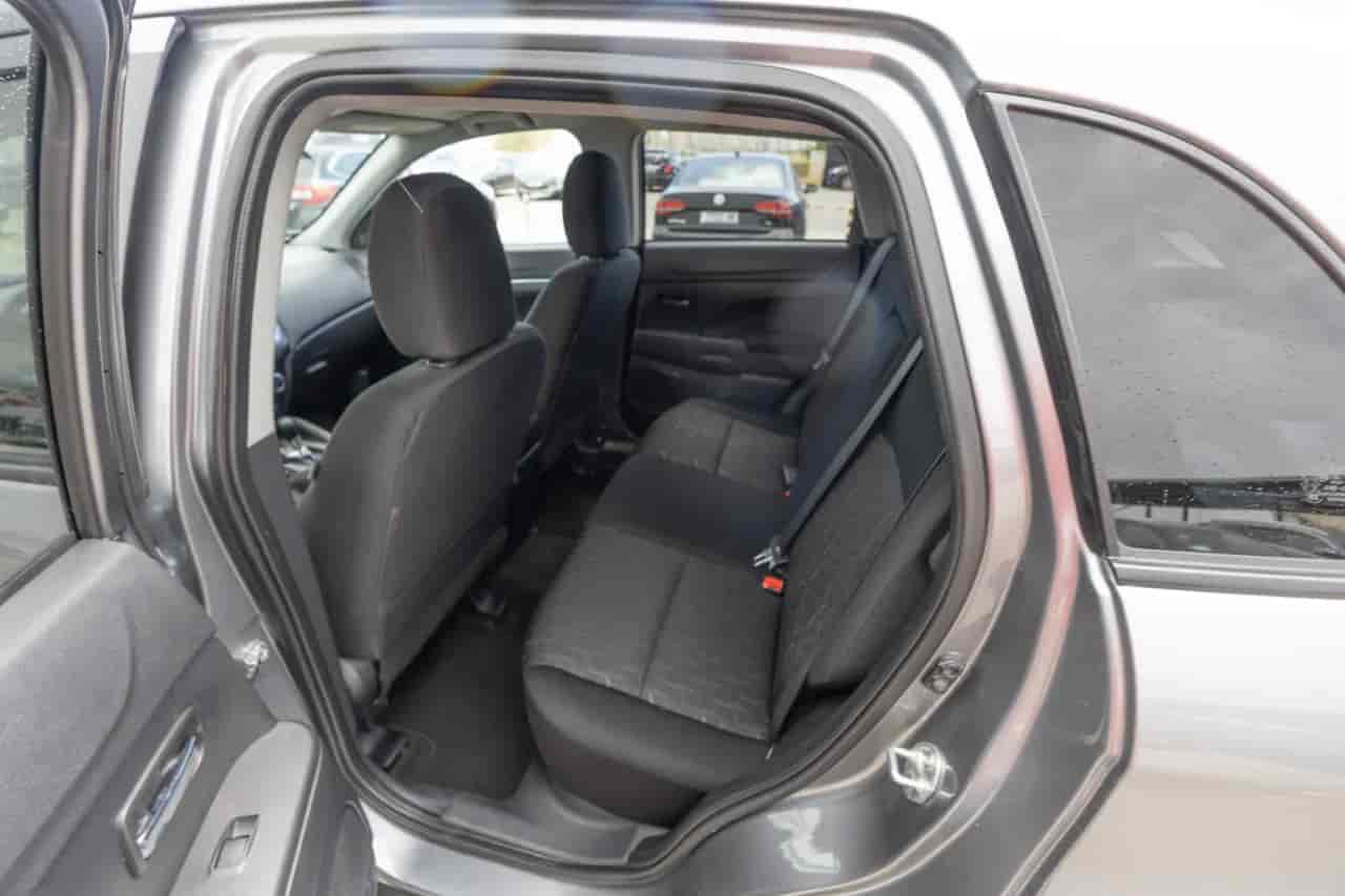 MITSUBISHI Outlander Sport - 8