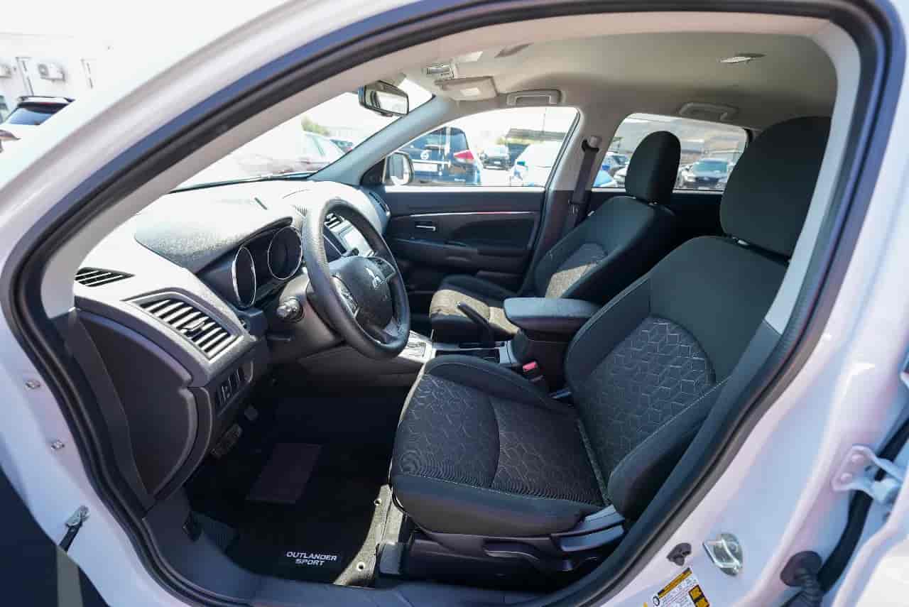 MITSUBISHI Outlander Sport - 10