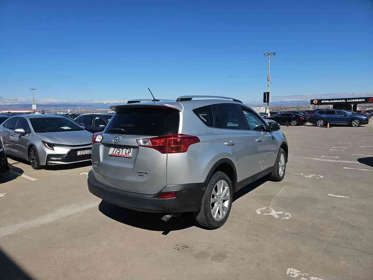 TOYOTA RAV4 - 7