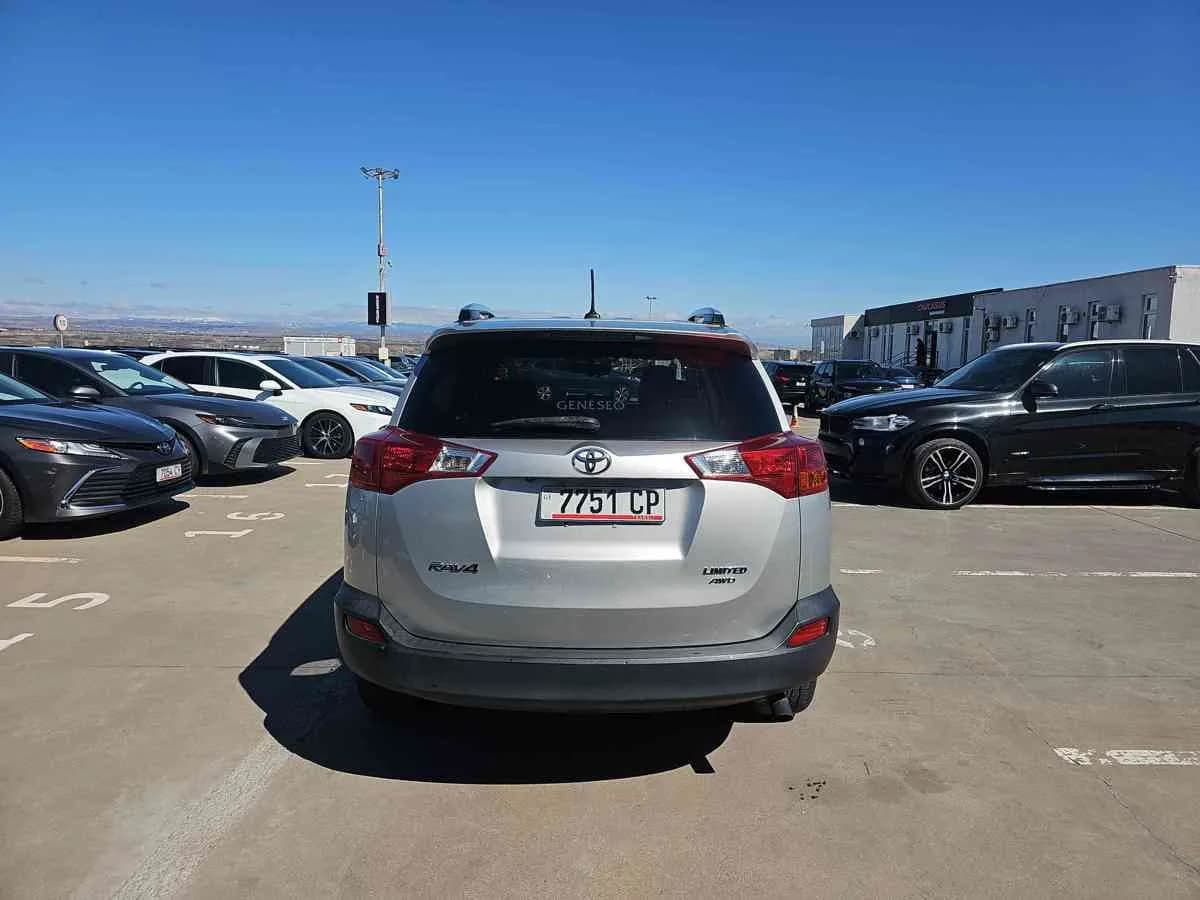 TOYOTA RAV4 - 8